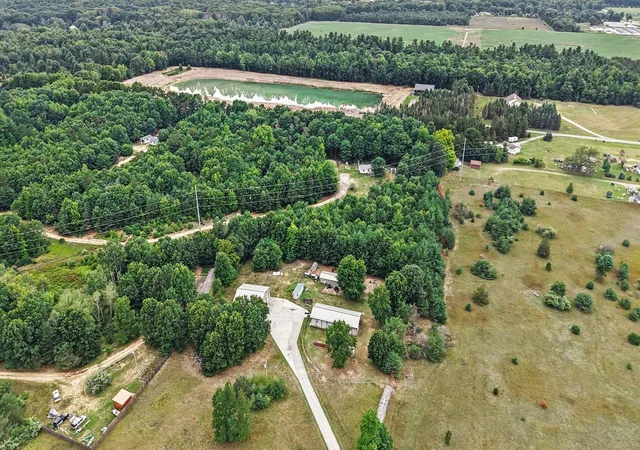 3rd image of 5847 W Austrian Pine Ln, Grant, MI 49327 | MLS# 72026040492