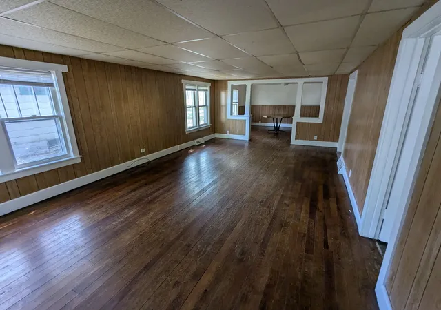 Photo 3 of Single family home for sale at 1925 Valley St, Muskegon, MI 49442 | MLS# 71026040493 | Listing updated on 2026-08-06