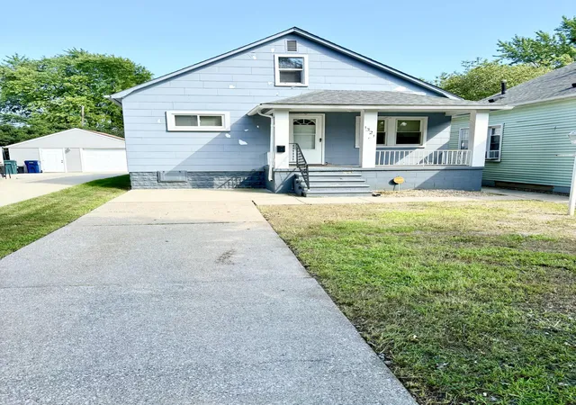 1st image of 1321 Applewood Ave, Lincoln Park, MI 48146 | MLS# 81026040494