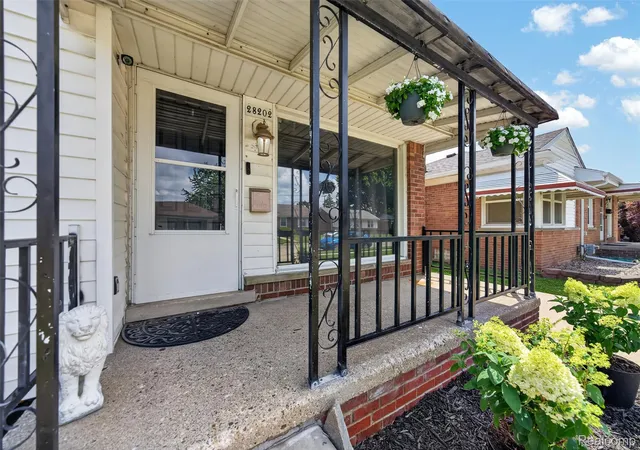 Photo 3 of Single family home for sale at 28202 Hollywood St, Roseville, MI 48066 | MLS# 20261061298 | Listing updated on 2026-09-08