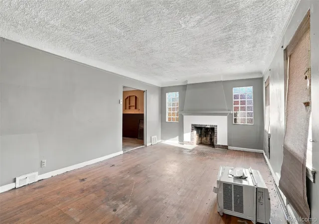 Photo 3 of Single family home for sale at 5929 Newport St, Detroit, MI 48213 | MLS# 20261061300 | Listing updated on 2026-08-05