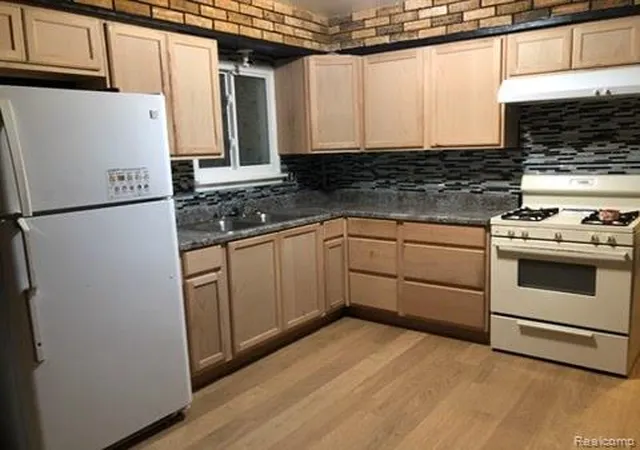 1st image of 1009 E Holbrook Ave, Flint, MI 48505 | MLS# 20261061299