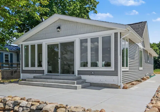 4th image of 52070 Lake Ave, Three Rivers, MI 49093 | MLS# 66026040497