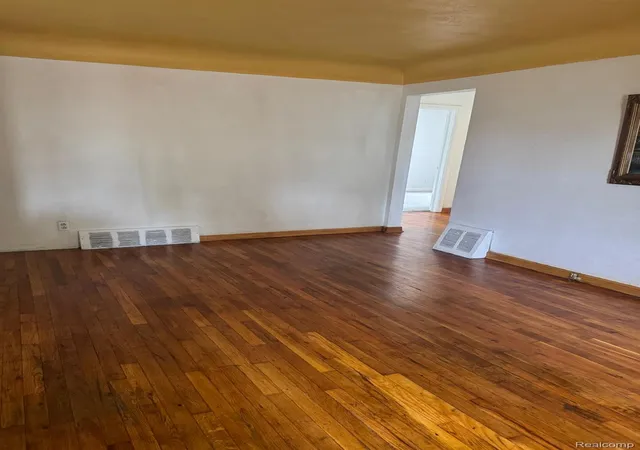 3rd image of 306 W Parkway Ave, Flint, MI 48505 | MLS# 20261061301