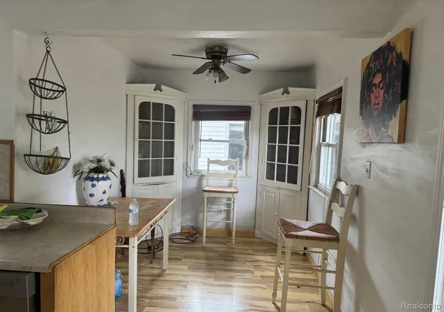 5th image of 306 W Parkway Ave, Flint, MI 48505 | MLS# 20261061301