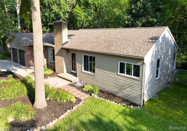 3rd image of 3855 N River Rd, Fort Gratiot, MI 48059 | MLS# 20261061318