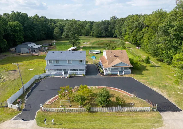 2nd image of 8410 W Newburg Rd, Carleton, MI 48117 | MLS# 81026040504
