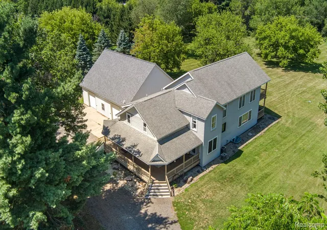 3rd image of 1621 Ray Rd, Oxford, MI 48371 | MLS# 20261061321