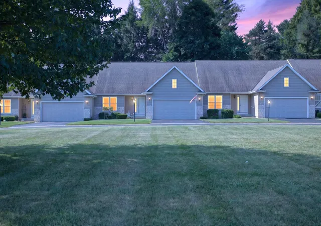 2nd image of 3723 Terrace Hills Ln #10, Summit Township Jackson, MI 49203 | MLS# 55026040506