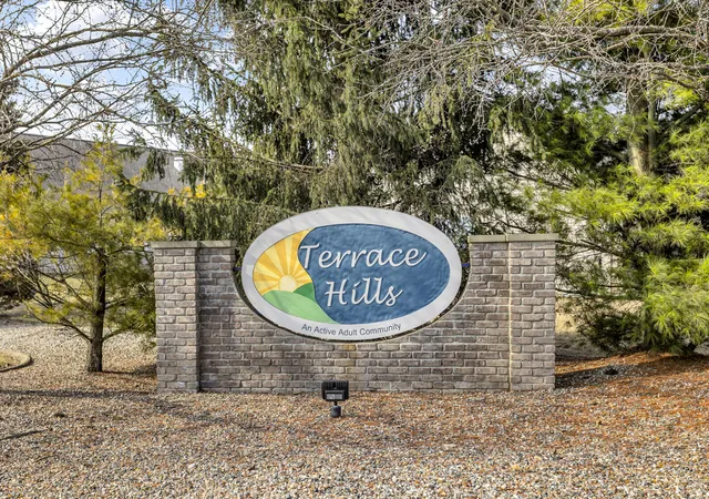 3rd image of 3723 Terrace Hills Ln #10, Summit Township Jackson, MI 49203 | MLS# 55026040506