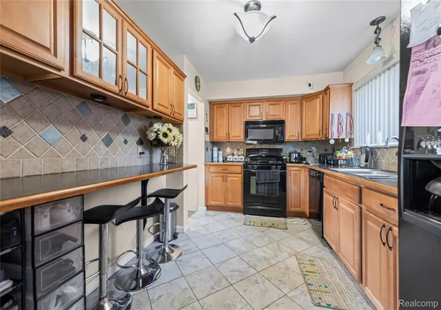 Photo 3 of Single family home for sale at 25755 Patricia Ave, Warren, MI 48091 | MLS# 20261061330 | Listing updated on 2026-10-05