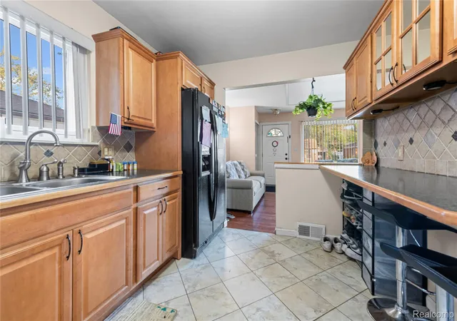 Photo 4 of Single family home for sale at 25755 Patricia Ave, Warren, MI 48091 | MLS# 20261061330 | Listing updated on 2026-10-05