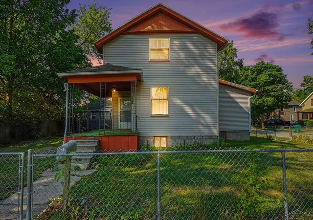 Photo 1 of Single family home for sale at 521 Saginaw St, Saginaw, MI 48602 | MLS# 61050217376 | Listing updated on 2026-08-05