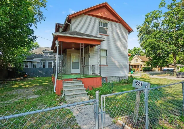 Photo 3 of Single family home for sale at 521 Saginaw St, Saginaw, MI 48602 | MLS# 61050217376 | Listing updated on 2026-08-05