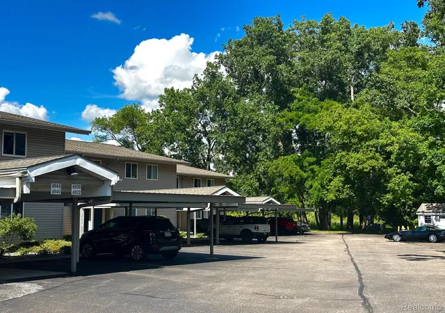 Condo for sale at 4932 Lake Point Dr, Waterford, MI 48329 | MLS# 20261061335