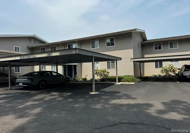 Photo 1 of Condo for sale at 4932 Lake Point Dr, Waterford, MI 48329 | MLS# 20261061335 | Listing updated on 2026-08-13