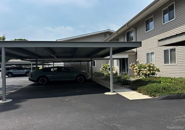 Photo 30 of Condo for sale at 4932 Lake Point Dr, Waterford, MI 48329 | MLS# 20261061335 | Listing updated on 2026-08-13