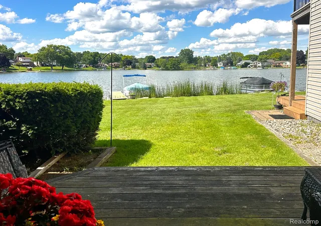 Photo 4 of Condo for sale at 4932 Lake Point Dr, Waterford, MI 48329 | MLS# 20261061335 | Listing updated on 2026-08-13