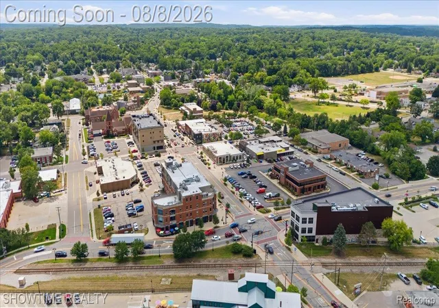 Photo 3 of Condo for sale at 826 Eagle Dr, Fenton, MI 48430 | MLS# 20261061336 | Listing updated on 2026-09-01