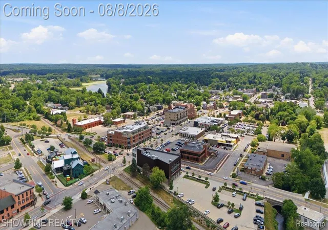 Photo 4 of Condo for sale at 826 Eagle Dr, Fenton, MI 48430 | MLS# 20261061336 | Listing updated on 2026-09-01