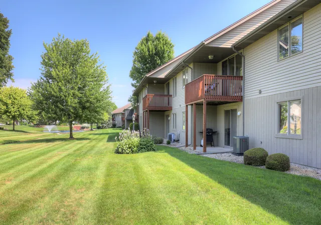 Listing Photo 4 - Condo for sale in building located at 265 Interlaken Ct, Zeeland, MI 49464