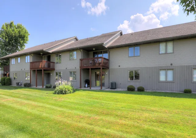 Listing Photo 5 - Condo for sale in building located at 265 Interlaken Ct, Zeeland, MI 49464