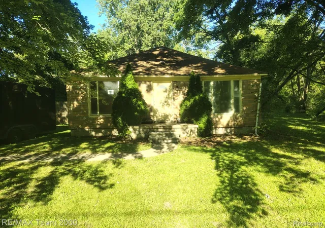 Photo 1 of Single family home for sale at 22500 Sumpter Rd, Belleville, MI 48111 | MLS# 20261061352 | Listing updated on 2026-09-10
