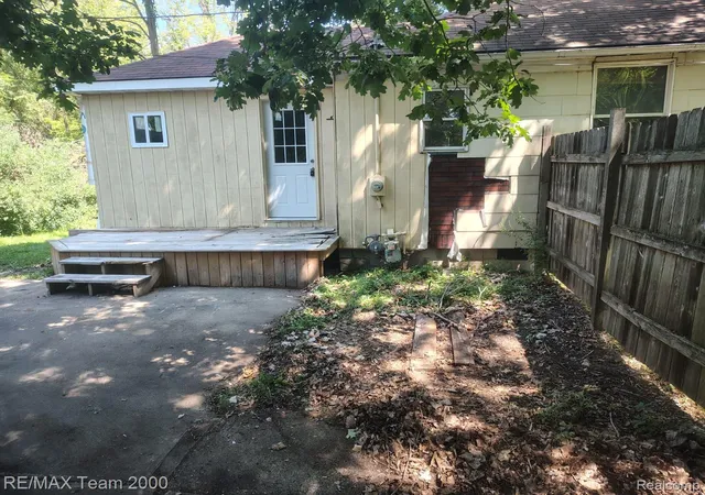 Photo 3 of Single family home for sale at 22500 Sumpter Rd, Belleville, MI 48111 | MLS# 20261061352 | Listing updated on 2026-09-10