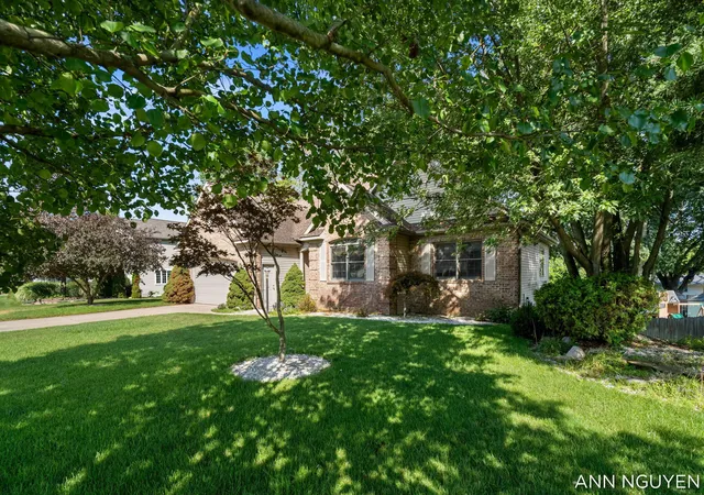 3rd image of 5263 Pine Slope Dr Sw, Wyoming, MI 49519 | MLS# 65026040517