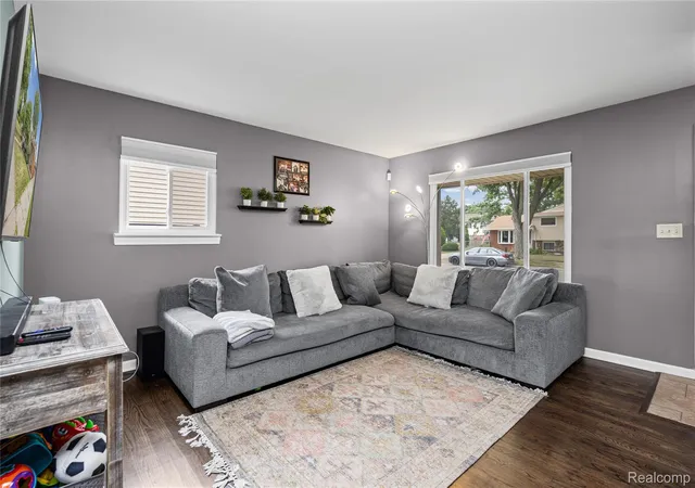 Photo 3 of Single family home for sale at 31516 Saint Margaret St, Saint Clair Shores, MI 48082 | MLS# 20261061364 | Listing updated on 2026-09-04