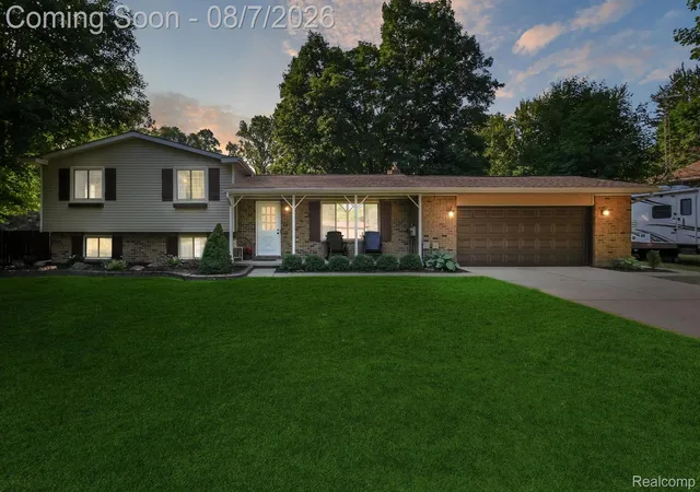 Photo 1 of Sale Pending at 12232 Dentonview Dr, Fenton, MI 48430 | MLS# 20261061365 | Listing updated on 2026-09-13