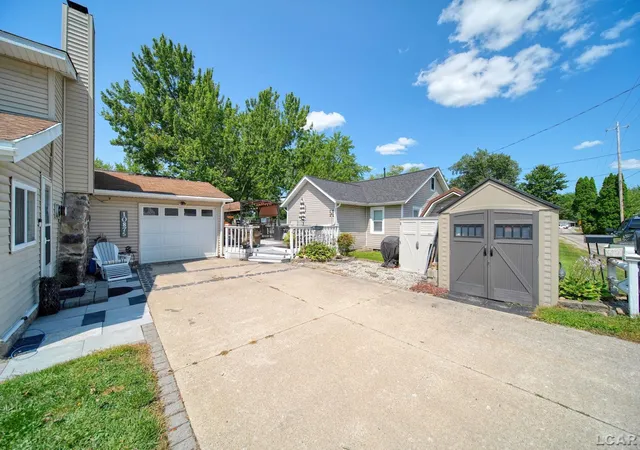 Photo 4 of Single family home for sale at 10875 W Ferndale Dr, Manitou Beach, MI 49253 | MLS# 56050217382 | Listing updated on 2026-08-05