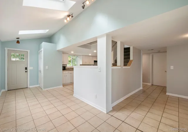 Photo 4 of Single family home for sale at 10492 Lake Shore Dr, Fenton, MI 48430 | MLS# 20261061371 | Listing updated on 2026-09-08