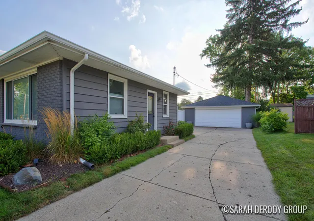 image of 1936 Carlton Ave Ne, Grand Rapids City Kent, MI 49505 | MLS# 65026040525