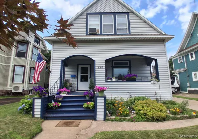 Photo 1 of Single family home for sale at 325 E Hewitt Ave, Marquette, MI 49855 | MLS# 20261061376 | Listing updated on 2026-08-22