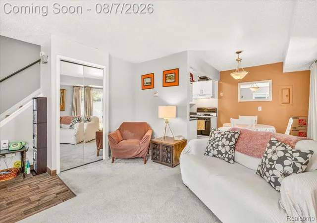 Listing Photo 4 - Condo for sale in building located at 41282 N Woodbury Grn Dr, Wayne, MI 48111