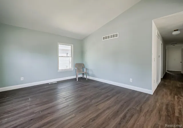 Photo 2 of Single family home for sale at 572 Tennessee St, Detroit, MI 48215 | MLS# 20261061385 | Listing updated on 2026-08-07