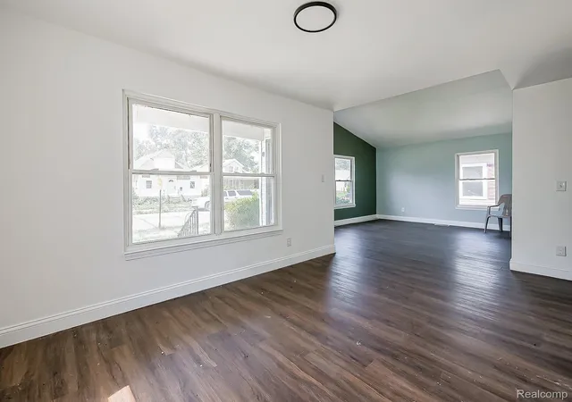Photo 3 of Single family home for sale at 572 Tennessee St, Detroit, MI 48215 | MLS# 20261061385 | Listing updated on 2026-08-07