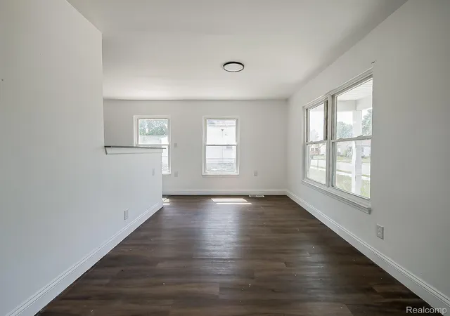 Photo 4 of Single family home for sale at 572 Tennessee St, Detroit, MI 48215 | MLS# 20261061385 | Listing updated on 2026-08-07
