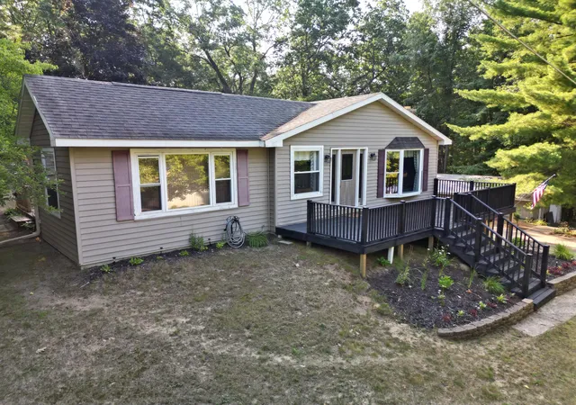 2nd image of 12088 N Lake St, Bitely, MI 49309 | MLS# 71026040540