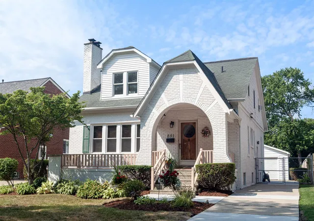 Photo 2 of Single family home for sale at 891 Washington Rd, Grosse Pointe, MI 48230 | MLS# 58050217392 | Listing updated on 2026-09-14