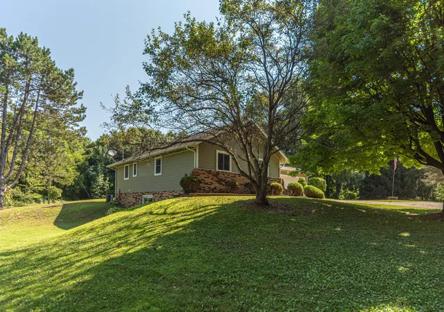 Photo 2 of Single family home for sale at 4950 Westwind Dr, Dexter, MI 48130 | MLS# 81026040543 | Listing updated on 2026-08-21