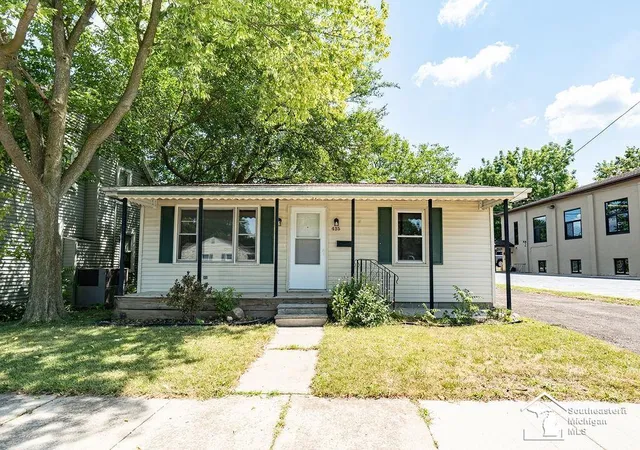 Photo 2 of Single family home for sale at 435 Toledo St, Dundee, MI 48131 | MLS# 57050217395 | Listing updated on 2026-09-07