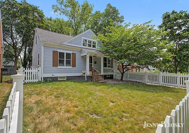 image of 1044 Breton Rd Se, East Grand Rapids City Kent, MI 49506 | MLS# 65026040552