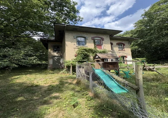 2nd image of 912 W Main St, Ionia, MI 48846 | MLS# 65026040556