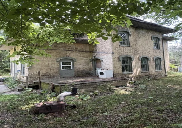 5th image of 912 W Main St, Ionia, MI 48846 | MLS# 65026040556