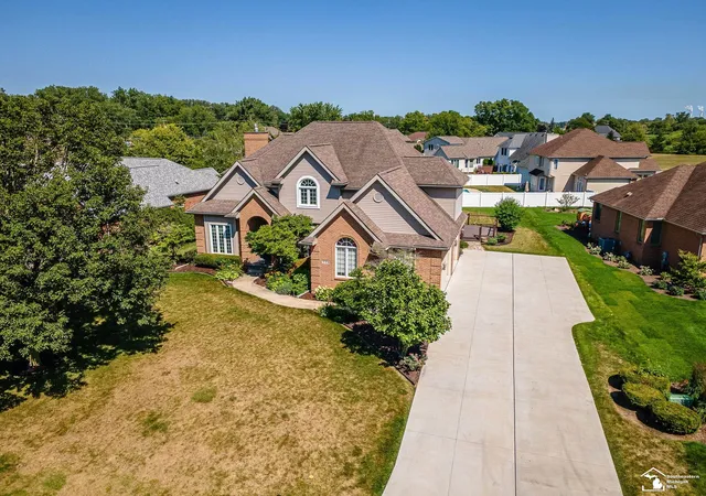 2nd image of 774 Windsor Ct, Monroe, MI 48161 | MLS# 57050217402