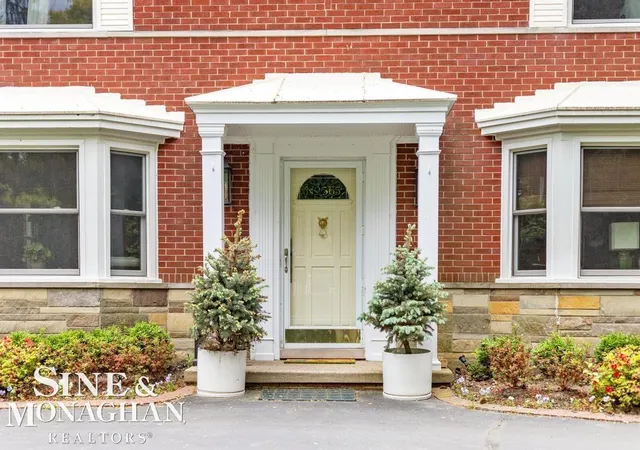 2nd image of 565 Lochmoor Blvd, Grosse Pointe Woods, MI 48236 | MLS# 58050217403