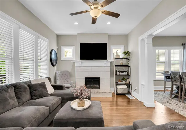 Photo 3 of Single family home for sale at 3003 Fischer St, Detroit, MI 48214 | MLS# 20261061403 | Listing updated on 2026-08-22