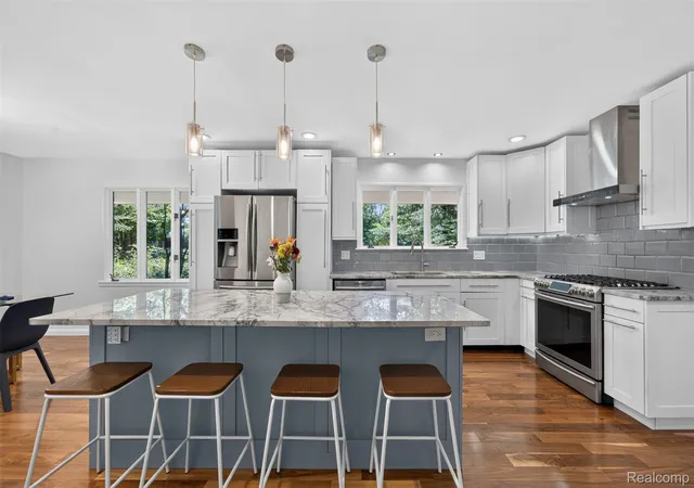 5th image of 7388 Lindenmere Dr, Bloomfield Hills, MI 48301 | MLS# 20261061410